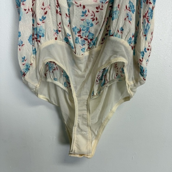 Intimately Free People Bodysuit Womens Size Small Cream Floral Take it Away NWT - Picture 6 of 13
